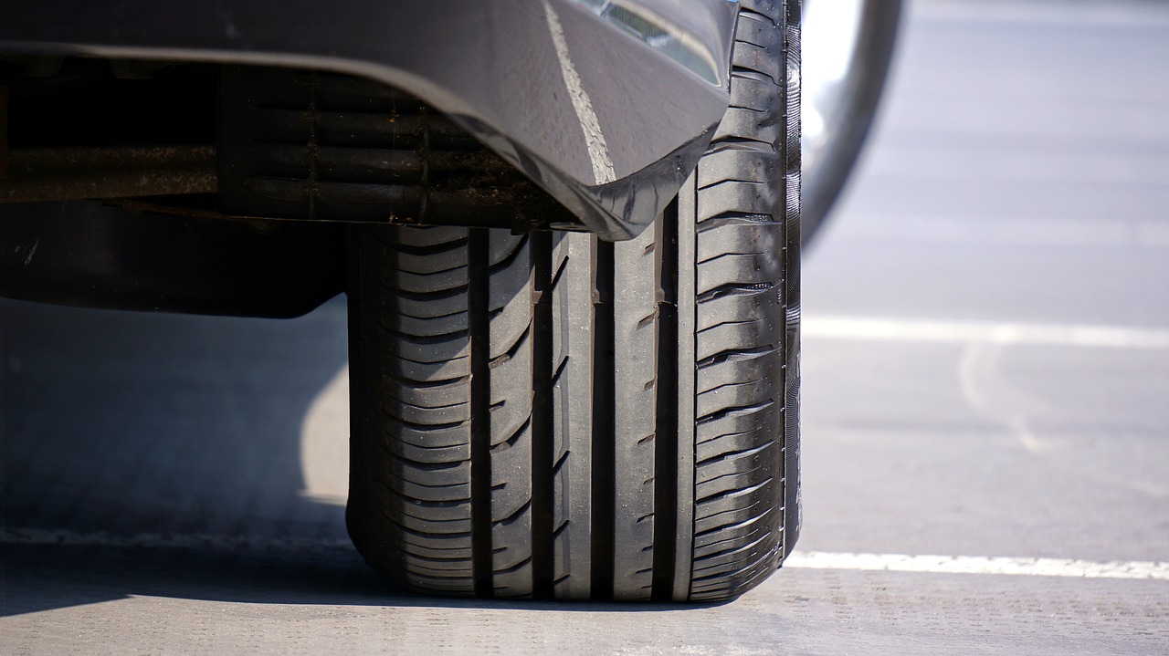 Lire la suite à propos de l’article Penser à mettre de l’air dans votre pneu de voiture.