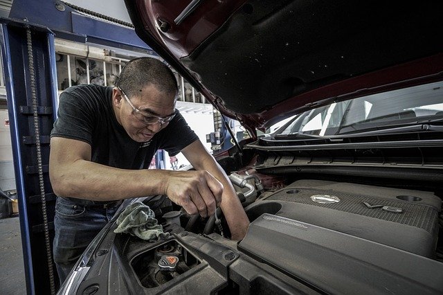 Lire la suite à propos de l’article Revision et entretien de voiture : quel budget prevoir