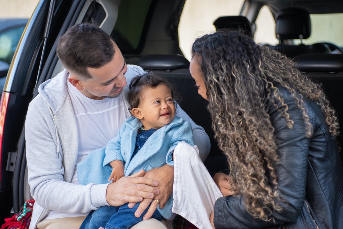 Lire la suite à propos de l’article Acheter un cale-tête bébé pour siège auto : le guide